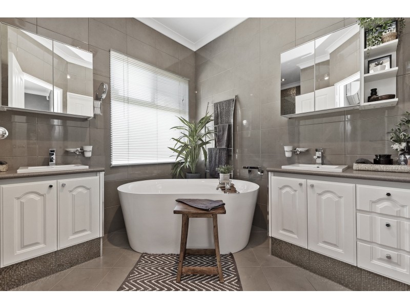 44 Trenant Park Gardens, Golden Bay WA 6174