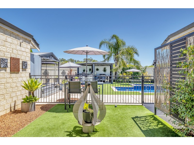 44 Trenant Park Gardens, Golden Bay WA 6174