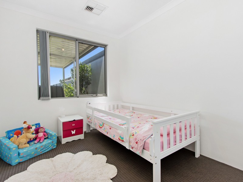 87 Bellas Circuit, Piara Waters WA 6112