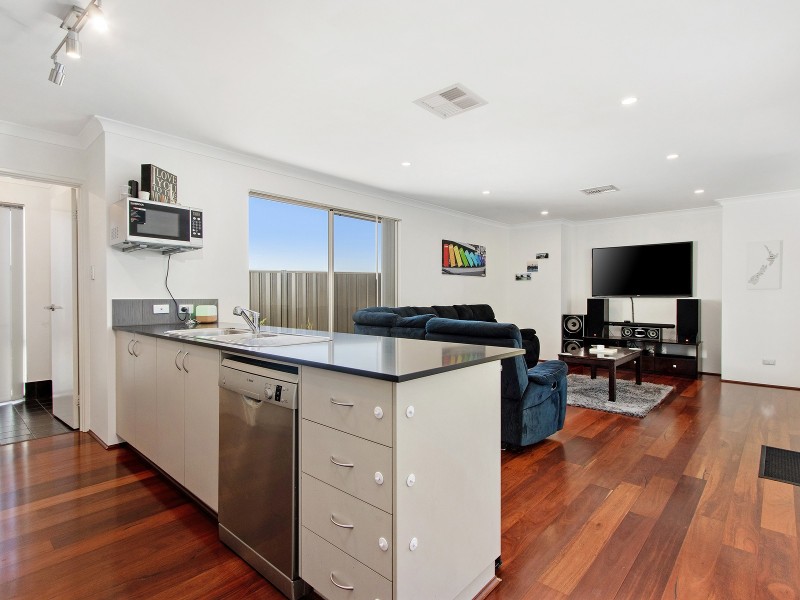 87 Bellas Circuit, Piara Waters WA 6112