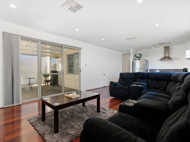 87 Bellas Circuit, Piara Waters WA 6112