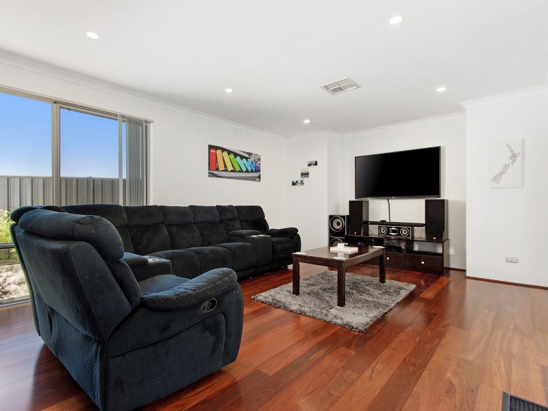 87 Bellas Circuit, Piara Waters WA 6112