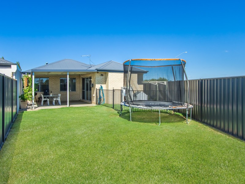 87 Bellas Circuit, Piara Waters WA 6112