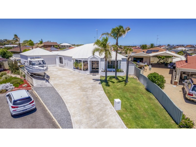4 Galleon Close, Halls Head WA 6210