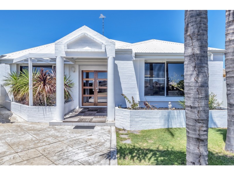 4 Galleon Close, Halls Head WA 6210