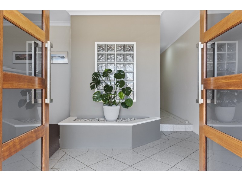 4 Galleon Close, Halls Head WA 6210