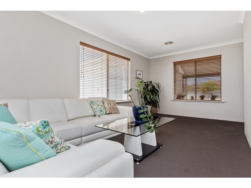 4 Galleon Close, Halls Head WA 6210