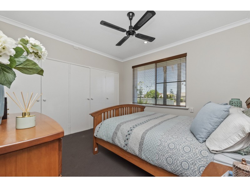 4 Galleon Close, Halls Head WA 6210