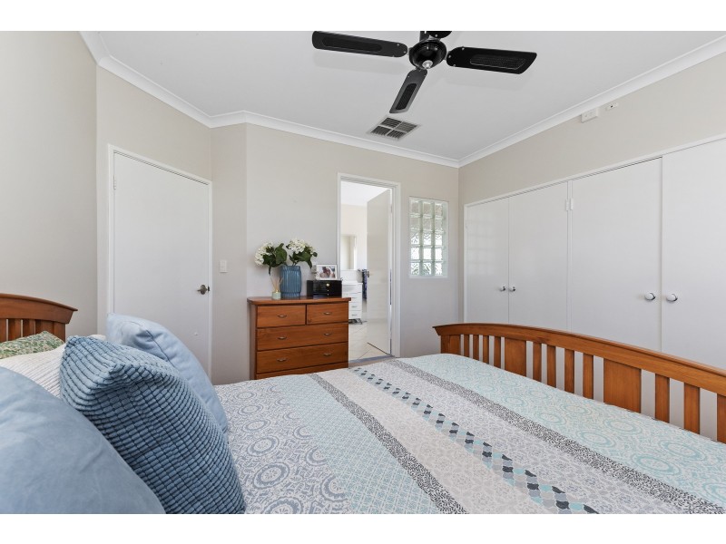 4 Galleon Close, Halls Head WA 6210