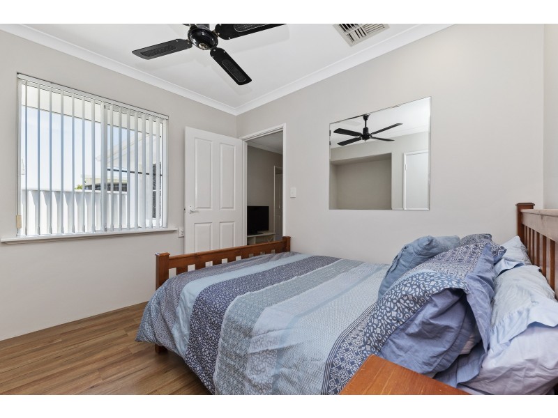 4 Galleon Close, Halls Head WA 6210