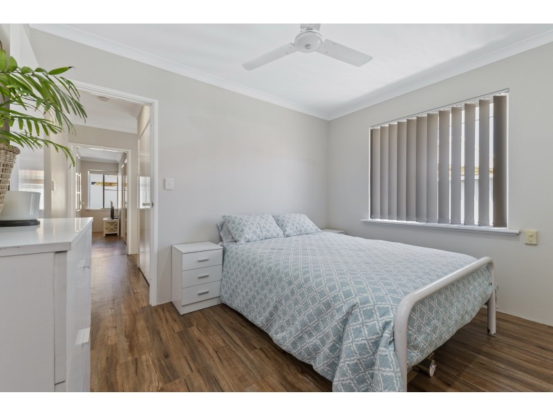 4 Galleon Close, Halls Head WA 6210