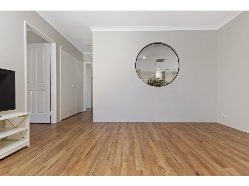 4 Galleon Close, Halls Head WA 6210