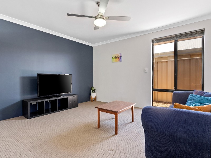 6 Dewsbury Drive, Bertram WA 6167