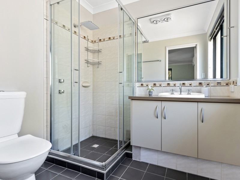 6 Dewsbury Drive, Bertram WA 6167