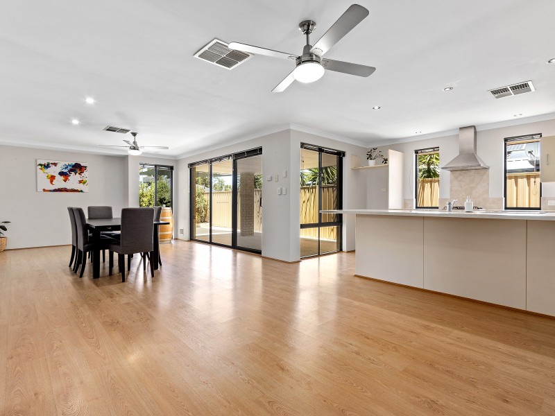 6 Dewsbury Drive, Bertram WA 6167