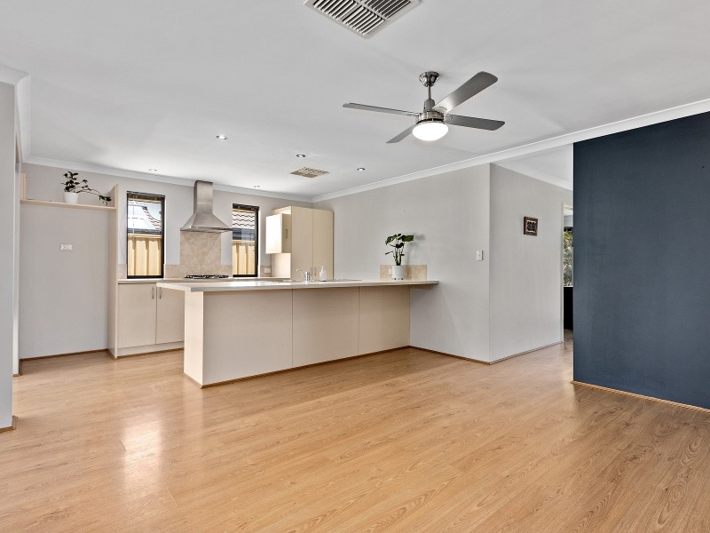 6 Dewsbury Drive, Bertram WA 6167