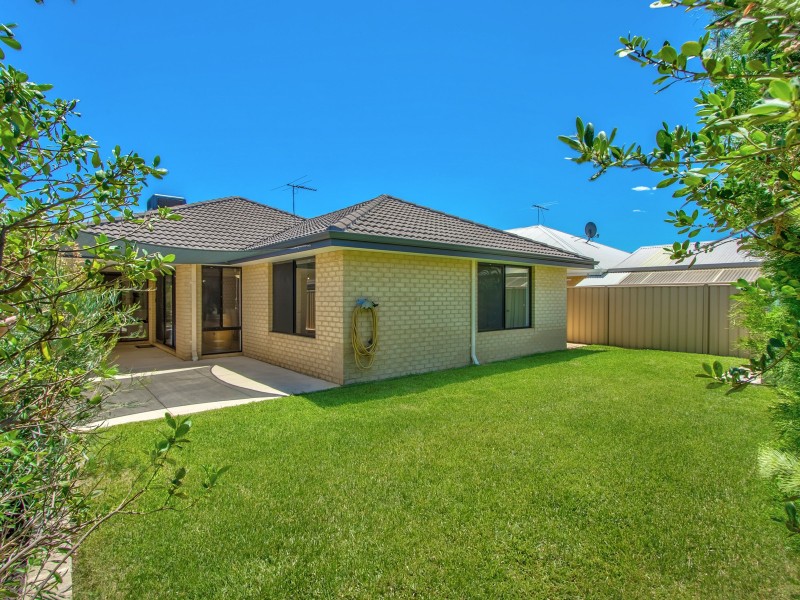 6 Dewsbury Drive, Bertram WA 6167