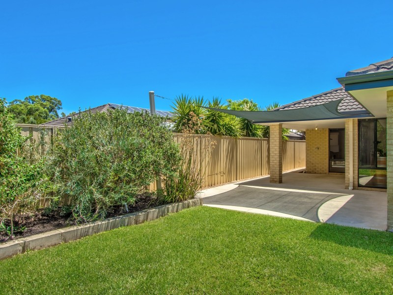 6 Dewsbury Drive, Bertram WA 6167