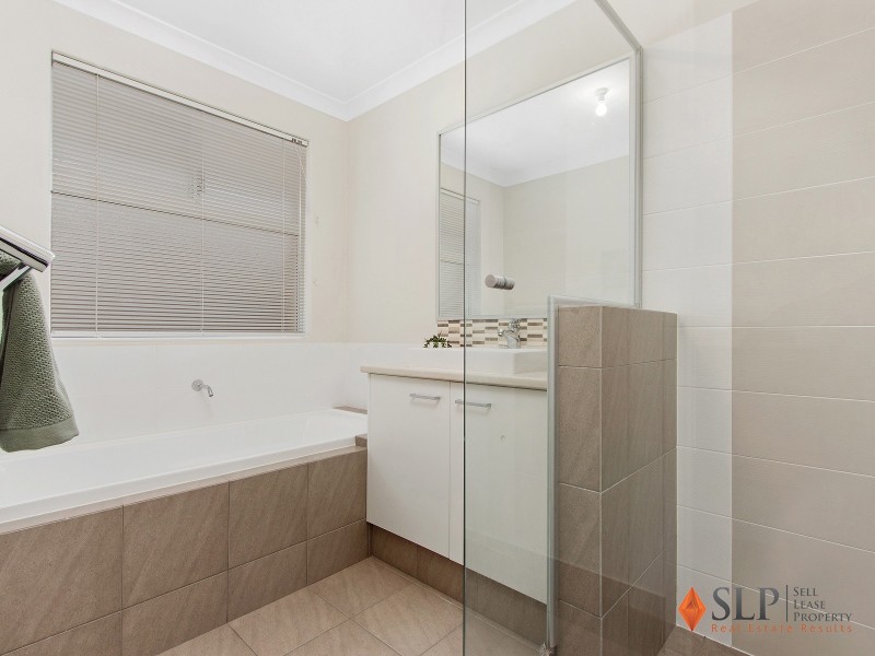 28 Gamboge Avenue, Karnup WA 6176