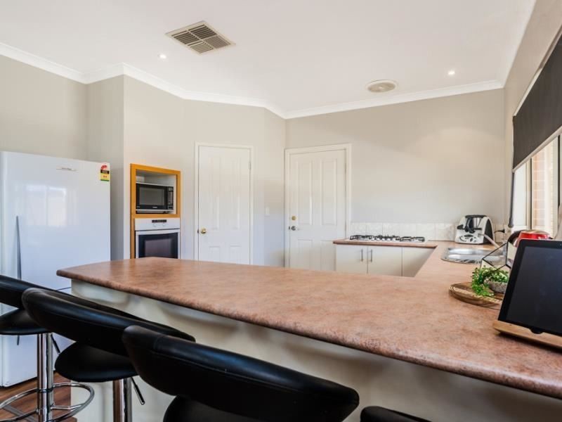 5 Westmoreland Circle, Bertram WA 6167