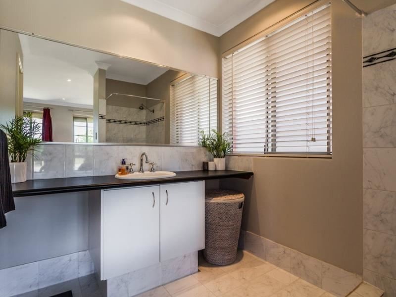 5 Westmoreland Circle, Bertram WA 6167