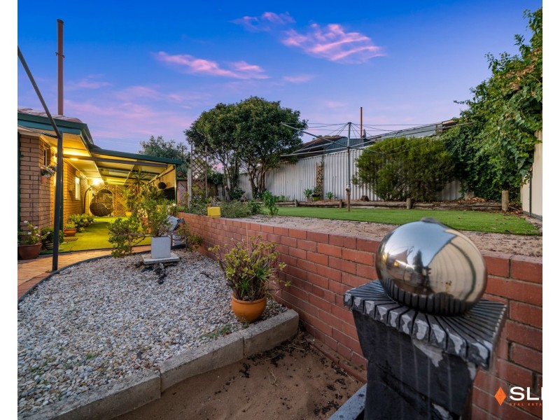 5 Hennessy Avenue, Orelia WA 6167