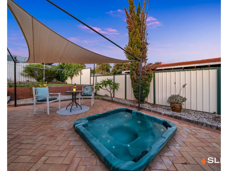 5 Hennessy Avenue, Orelia WA 6167