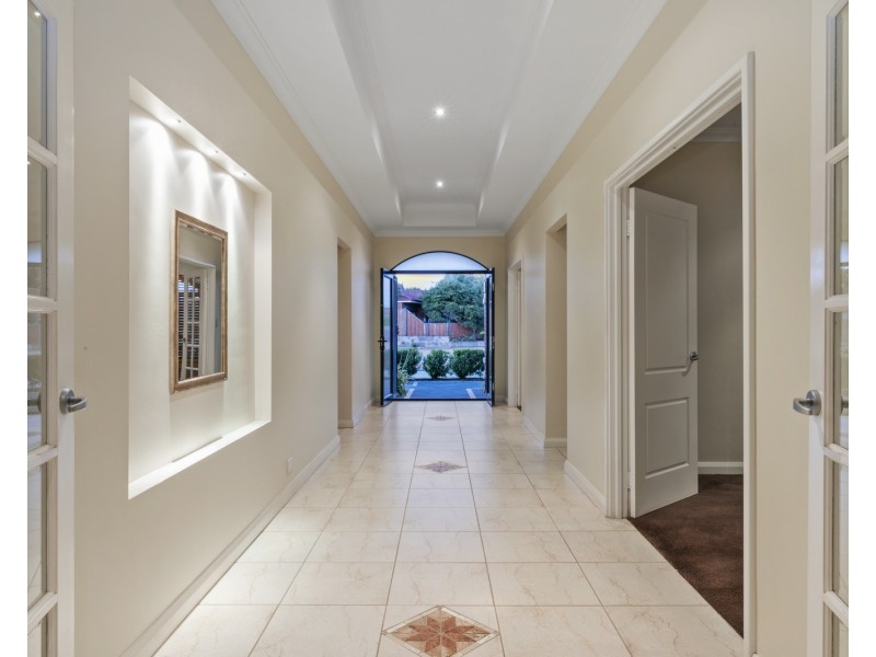 7 Castaway Cove, Halls Head WA 6210