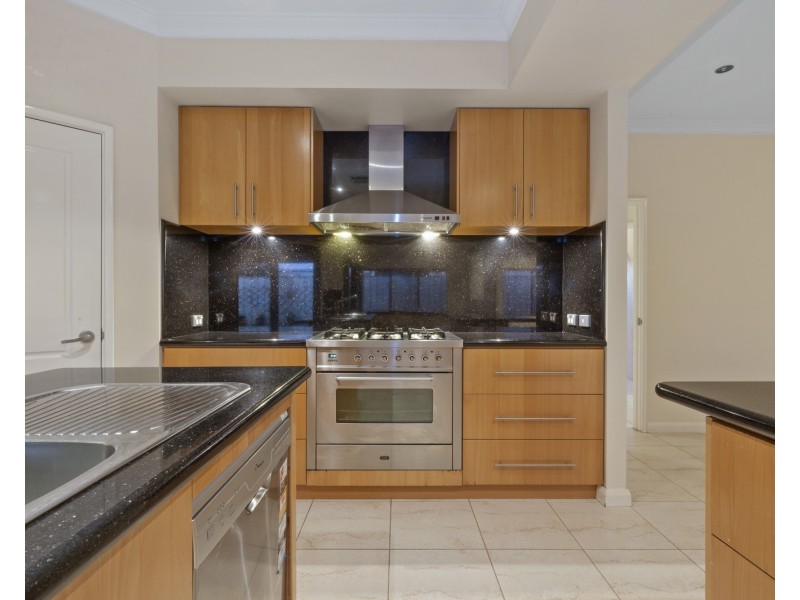 7 Castaway Cove, Halls Head WA 6210