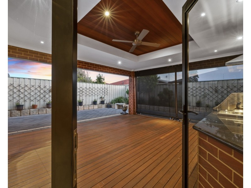 7 Castaway Cove, Halls Head WA 6210