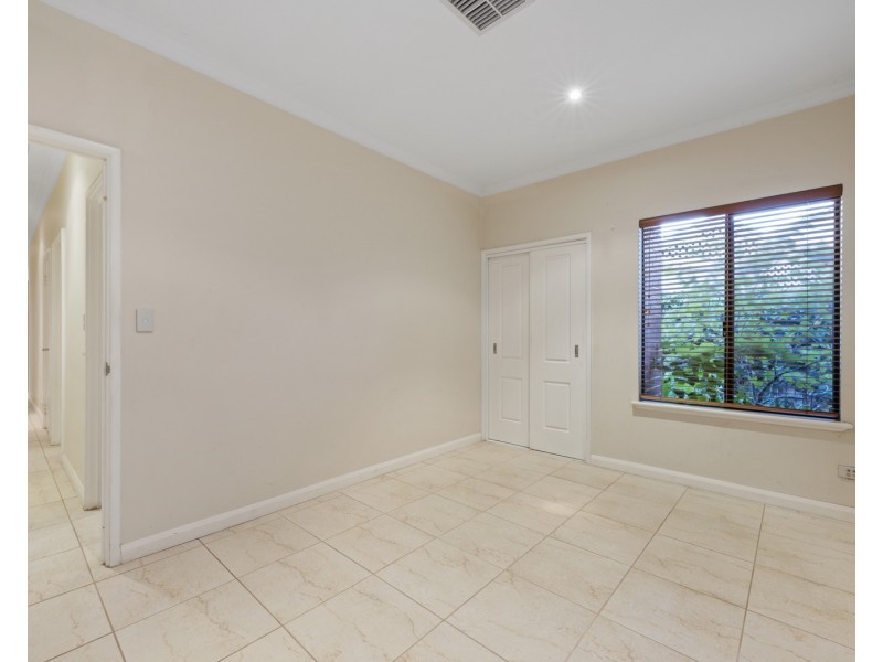 7 Castaway Cove, Halls Head WA 6210