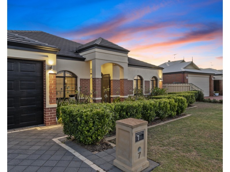 7 Castaway Cove, Halls Head WA 6210