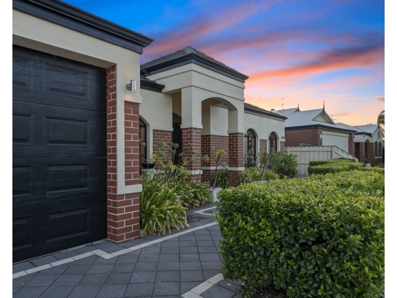 7 Castaway Cove, Halls Head WA 6210