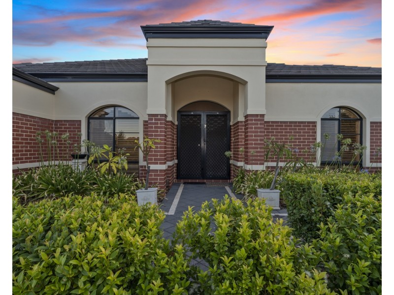 7 Castaway Cove, Halls Head WA 6210