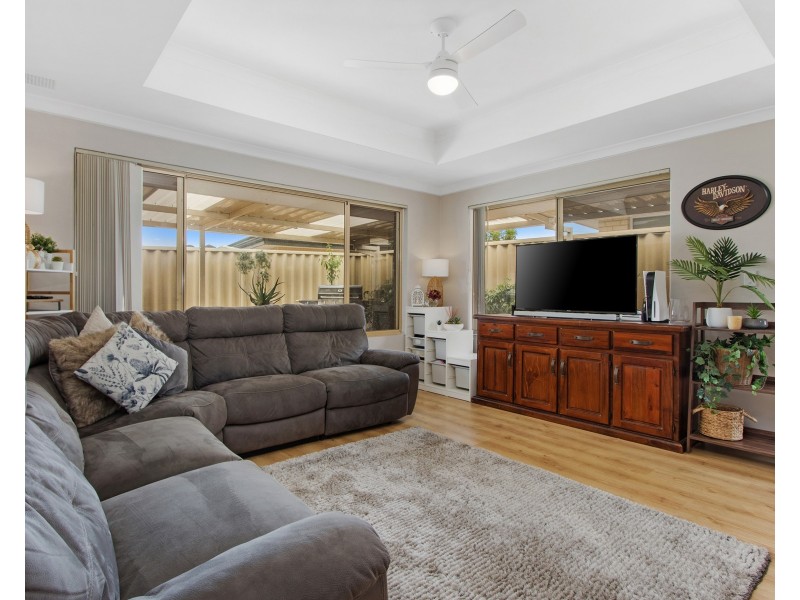 6 Warrior Pass, Bertram WA 6167