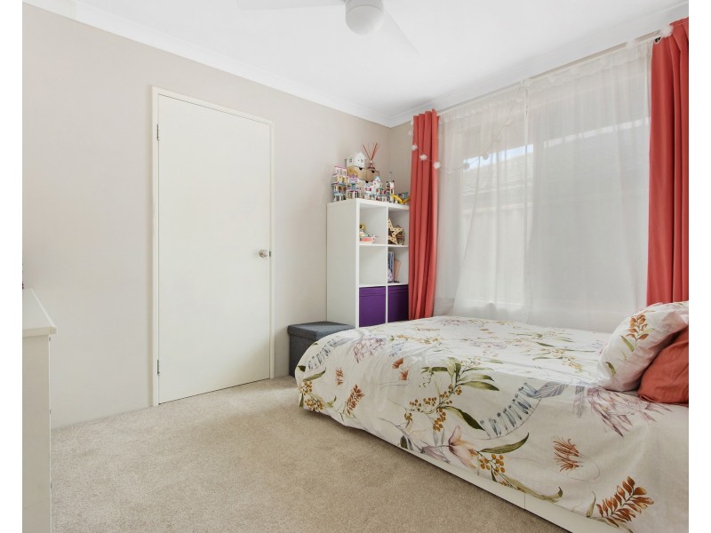 6 Warrior Pass, Bertram WA 6167