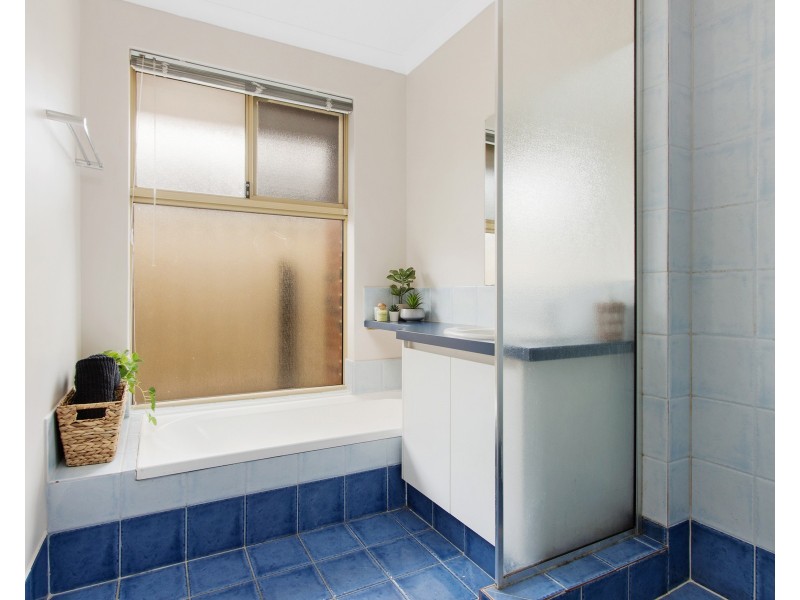 6 Warrior Pass, Bertram WA 6167