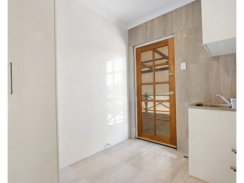 1 Nye Way, Orelia WA 6167