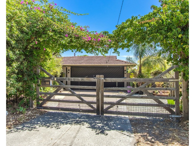 75 Sicklemore Road, Parmelia WA 6167