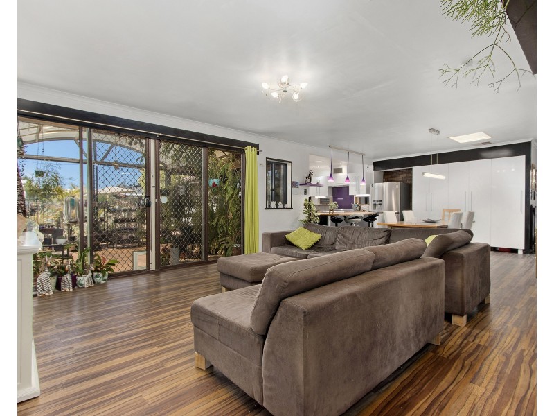 75 Sicklemore Road, Parmelia WA 6167