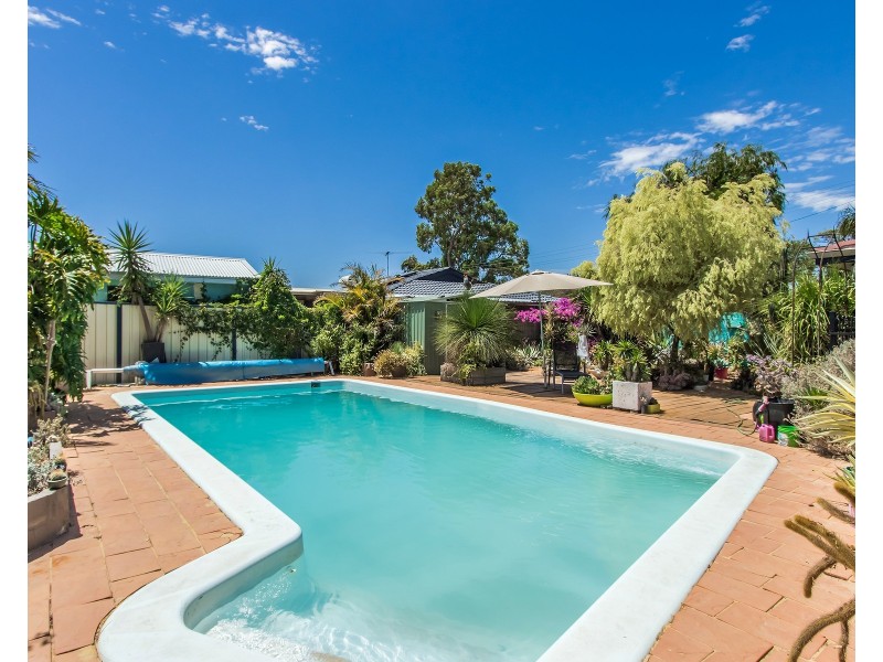 75 Sicklemore Road, Parmelia WA 6167
