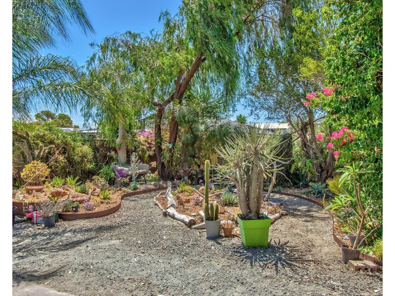 75 Sicklemore Road, Parmelia WA 6167