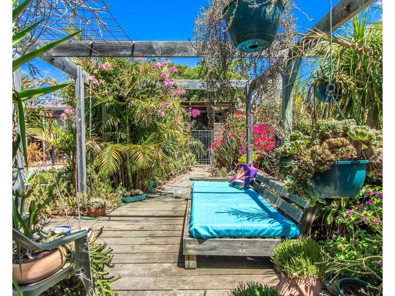 75 Sicklemore Road, Parmelia WA 6167