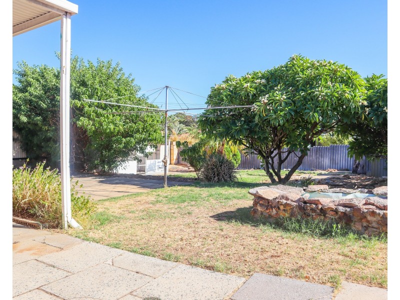 27 Sulphur Road, Orelia WA 6167