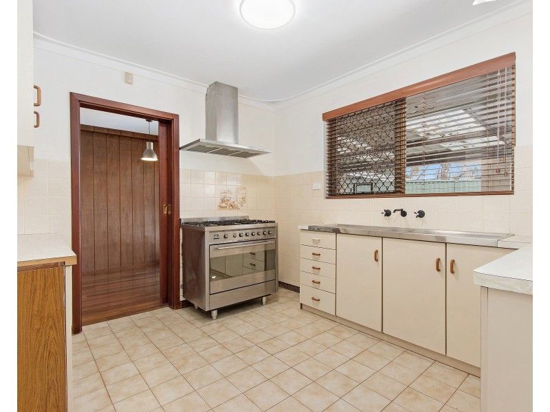 2 Cockman Way, Orelia WA 6167