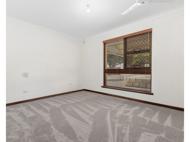 2 Cockman Way, Orelia WA 6167