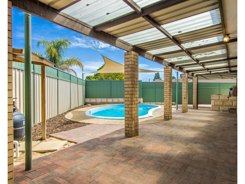 2 Cockman Way, Orelia WA 6167