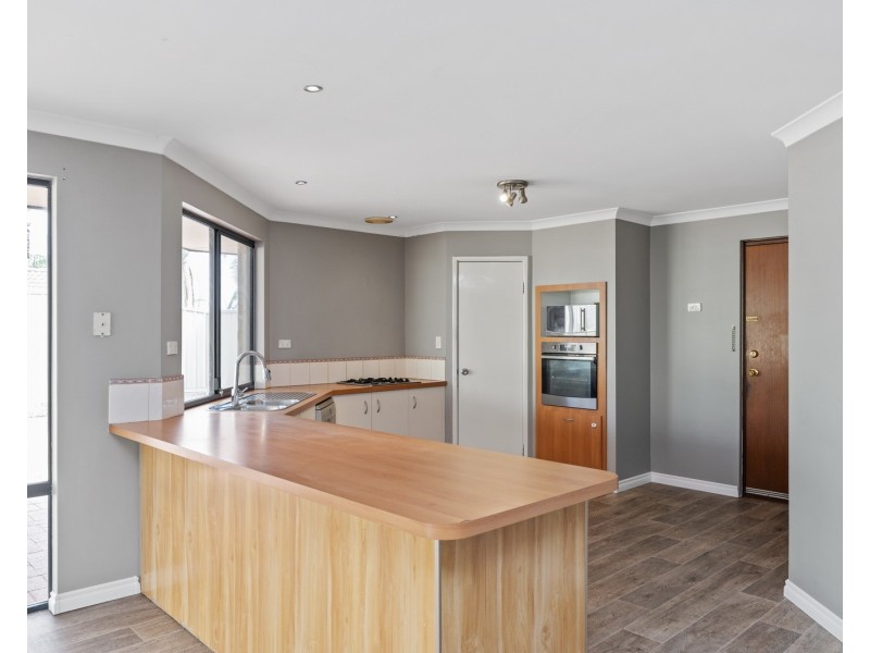 27 Silvertop Avenue, Halls Head WA 6210