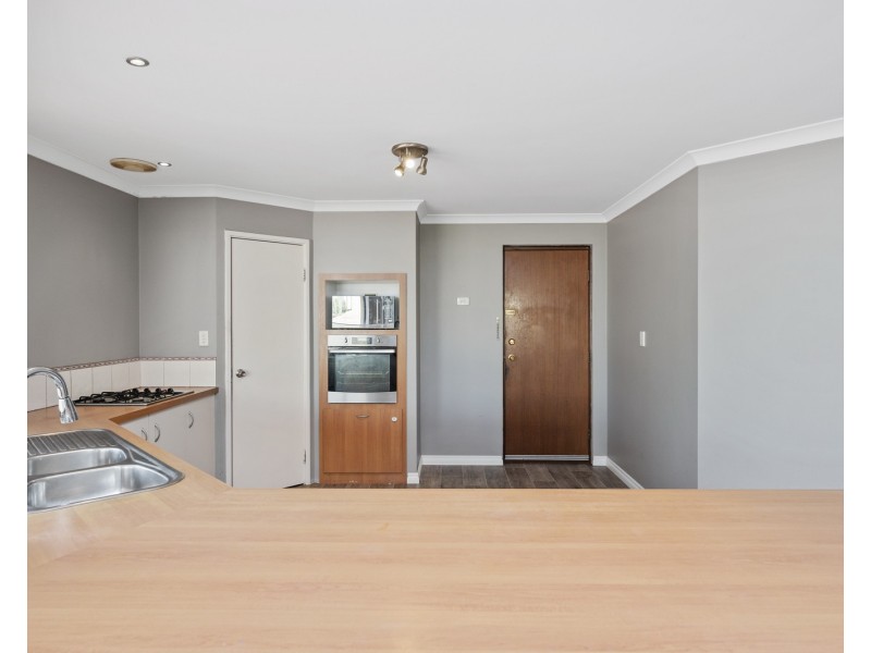 27 Silvertop Avenue, Halls Head WA 6210