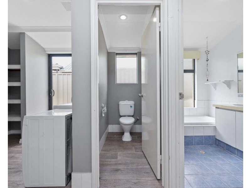 27 Silvertop Avenue, Halls Head WA 6210